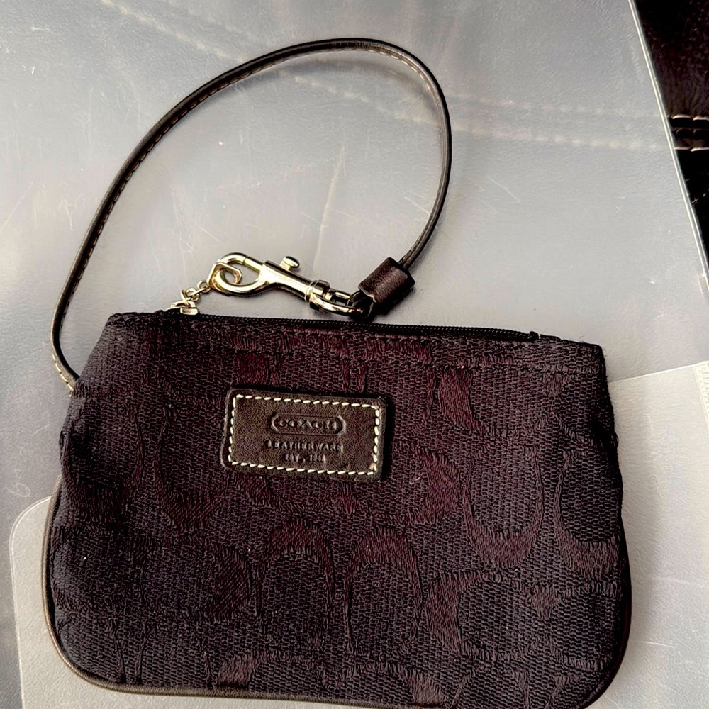 COACH WRISTLET - BLACK